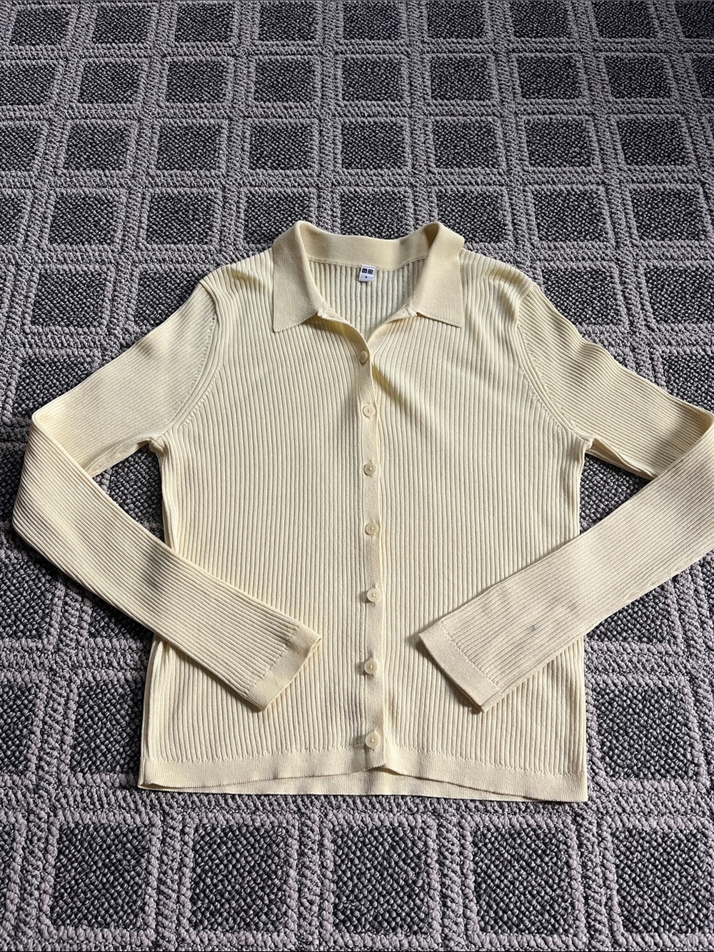 Ribbed Collared Button-Up Sweater - Buttercream yellow Size M